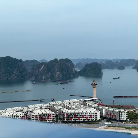 The Holiday Ha Long-Bay Chill