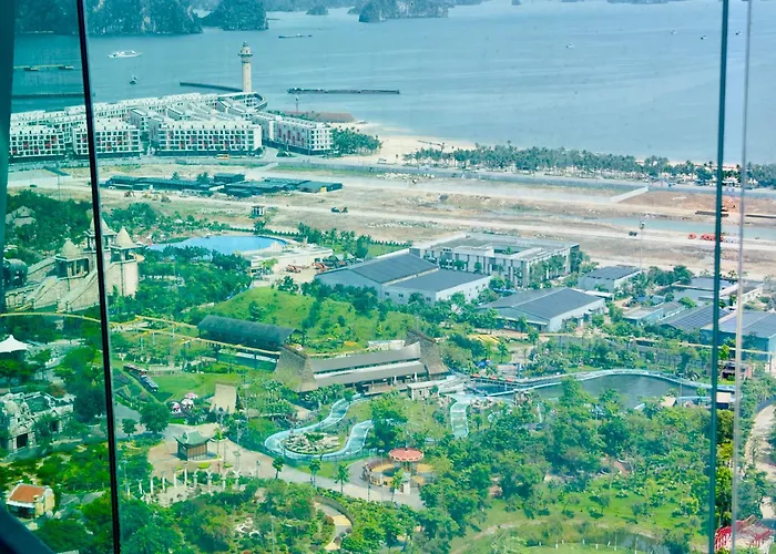 The Hạ Long-bay Chill